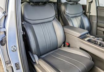 Подержанный автомобиль Jaecoo J7 2024 года (23 фото)