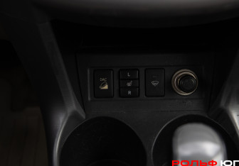 Подержанный автомобиль Toyota RAV4 2006 года (18 фото)