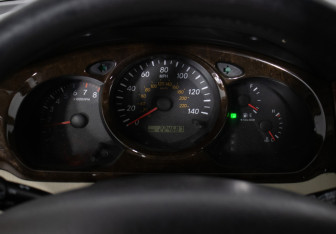 Подержанный автомобиль Toyota Highlander 2002 года (12 фото)