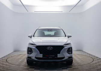 Подержанный автомобиль Hyundai Santa Fe 2018 года (8 фото)