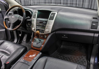 Подержанный автомобиль Lexus RX 2008 года (11 фото)