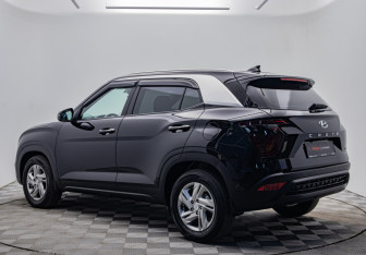 Подержанный автомобиль Hyundai Creta 2022 года (3 фото)