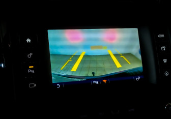 Подержанный автомобиль Land Rover Discovery 2017 года (26 фото)