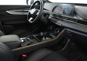 Подержанный автомобиль Exeed LX 2024 года (9 фото)