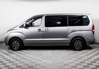 Подержанный автомобиль Hyundai Grand Starex 2011 года (8 фото)