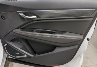 Подержанный автомобиль Geely Tugella 2023 года (19 фото)