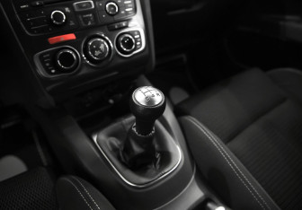 Подержанный автомобиль Citroen C4 Hatchback 2013 года (12 фото)