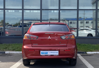 Подержанный автомобиль Mitsubishi Lancer Sedan 2012 года (6 фото)