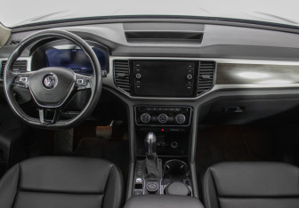 Подержанный автомобиль Volkswagen Teramont 2018 года (12 фото)