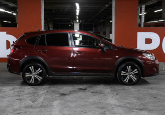 Подержанный автомобиль Subaru XV 2012 года (4 фото)