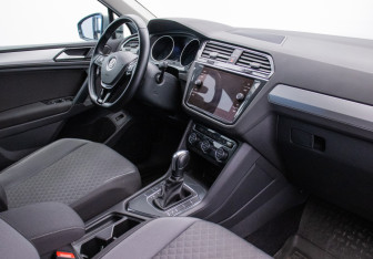 Подержанный автомобиль Volkswagen Tiguan 2020 года (10 фото)
