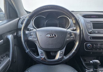 Подержанный автомобиль Kia Sorento 2014 года (12 фото)