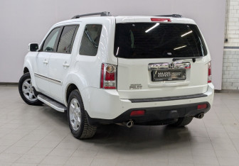 Подержанный автомобиль Honda Pilot 2012 года (29 фото)