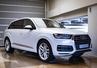 Подержанный автомобиль Audi Q7 2019 года (3 фото)