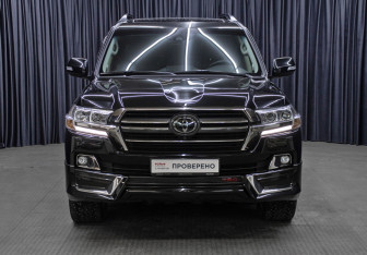 Подержанный автомобиль Toyota Land Cruiser Suv 2019 года (2 фото)
