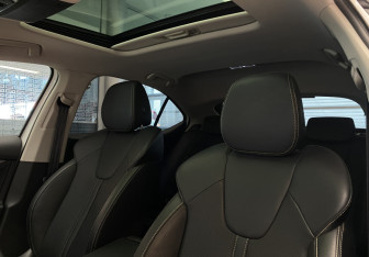 Подержанный автомобиль Skoda Octavia Liftback 2023 года (30 фото)