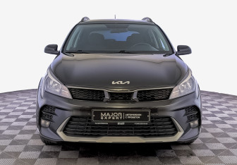 Подержанный автомобиль Kia Rio Hatchback 2022 года (2 фото)
