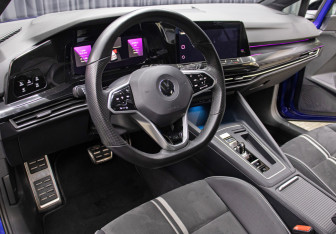 Подержанный автомобиль Volkswagen Golf Hatchback 2020 года (16 фото)