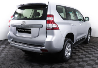 Подержанный автомобиль Toyota Land Cruiser Prado 2015 года (5 фото)
