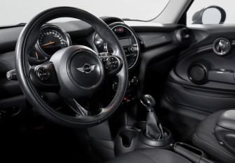 Подержанный автомобиль MINI Hatch 2014 года (14 фото)