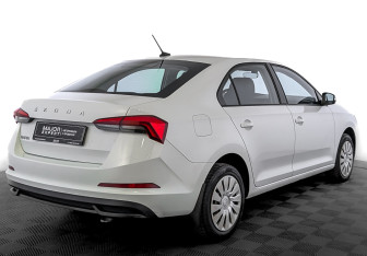 Подержанный автомобиль Skoda Rapid Liftback 2021 года (5 фото)