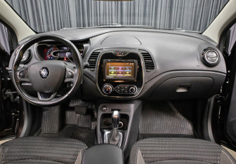 Подержанный автомобиль Renault Kaptur 2019 года (14 фото)
