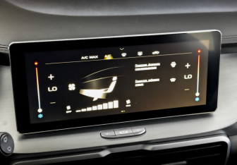 Подержанный автомобиль Geely Coolray 2022 года (26 фото)