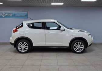 Подержанный автомобиль Nissan Juke 2014 года (4 фото)