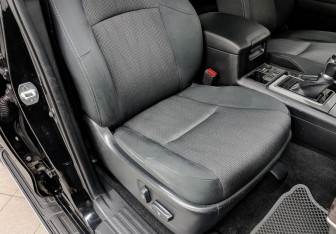 Подержанный автомобиль Toyota Land Cruiser Prado 2021 года (21 фото)
