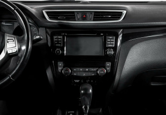 Подержанный автомобиль Nissan Qashqai 2014 года (10 фото)