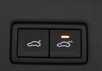 Подержанный автомобиль Volkswagen Tiguan 2021 года (18 фото)