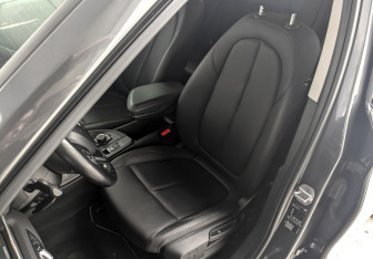 Подержанный автомобиль BMW X1 2020 года (20 фото)