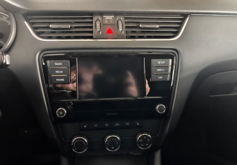 Подержанный автомобиль Skoda Octavia Liftback 2020 года (12 фото)