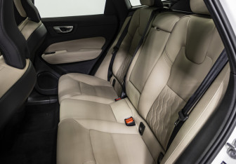 Новый Volvo XC60 2025 (14 фото)