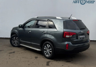 Подержанный автомобиль Kia Sorento 2013 года (7 фото)