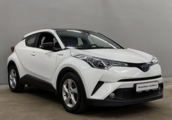 Подержанный автомобиль Toyota C-HR 2018 года (3 фото)