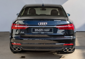 Подержанный автомобиль Audi A6 Sedan 2021 года (6 фото)