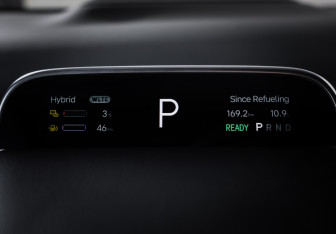 Подержанный автомобиль LiXiang L9 2023 года (17 фото)