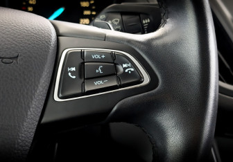 Подержанный автомобиль Ford Kuga 2017 года (28 фото)