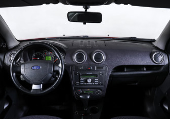 Подержанный автомобиль Ford Fusion 2007 года (14 фото)