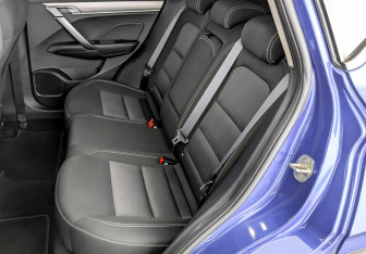 Подержанный автомобиль Geely Coolray 2022 года (12 фото)