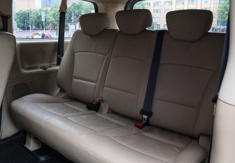 Подержанный автомобиль Hyundai H-1 2016 года (9 фото)