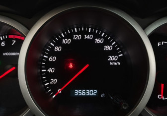 Подержанный автомобиль Suzuki Grand Vitara 2008 года (17 фото)