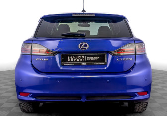 Подержанный автомобиль Lexus CT 2013 года (6 фото)