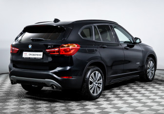 Подержанный автомобиль BMW X1 2017 года (5 фото)