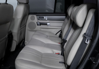 Подержанный автомобиль Land Rover Discovery 2013 года (10 фото)