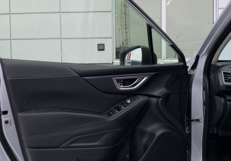 Подержанный автомобиль Subaru Forester Suv 2019 года (16 фото)