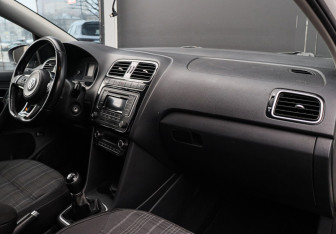 Подержанный автомобиль Volkswagen Polo Sedan 2016 года (7 фото)