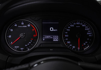 Подержанный автомобиль Audi A3 Sedan 2017 года (13 фото)