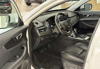 Подержанный автомобиль Chery Tiggo 8 2021 года (12 фото)